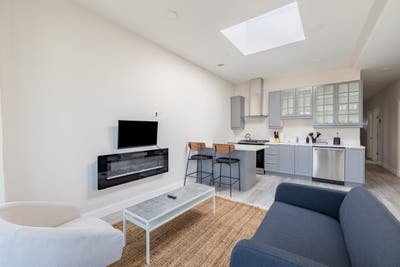 Room in JFK/UMass on a flexible lease Main Photo