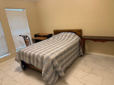 Single story house  Main Photo