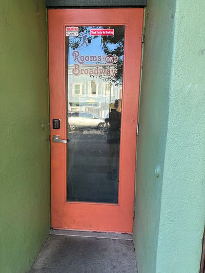 Estacada Room For Rent at Rooms on Broadway Main Photo