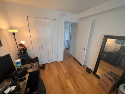 🔥Room available in high luxury Midtown West apart Main Photo