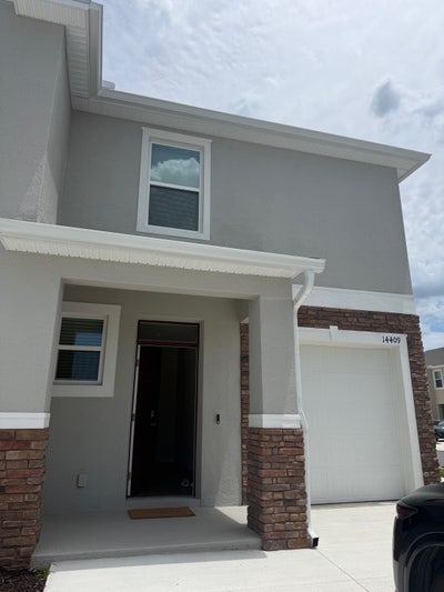 Master room in brand new townhouse owner travels Main Photo