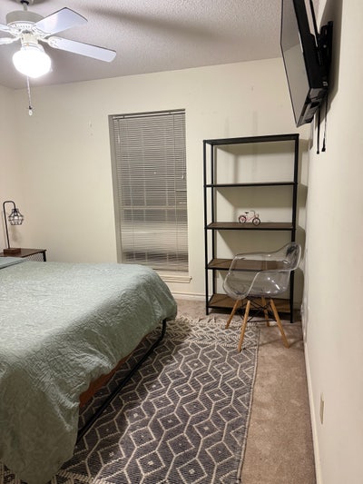 Small Room  Main Photo