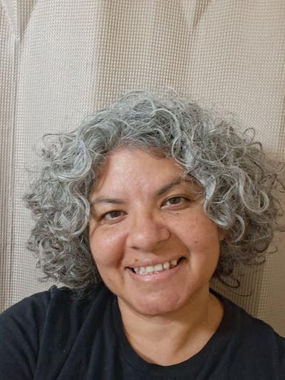Woman looking for a room in Los Angeles Main Photo