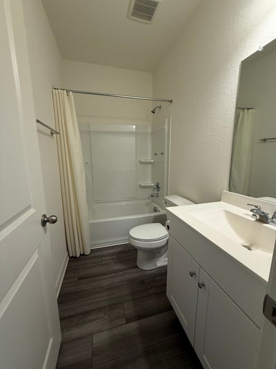 Unfurnished Room for Rent – Northeast San Antonio Main Photo