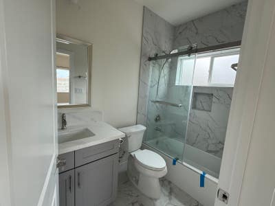 Private Room for Rent in Lake Forest | Close to Ir Main Photo