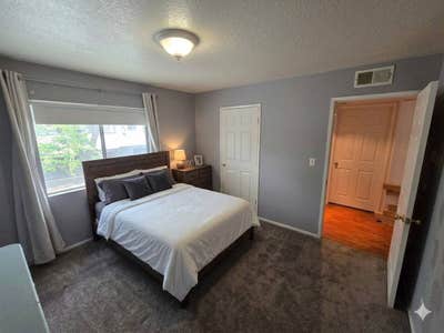 Master Bedroom for Rent (Lakewood) Main Photo