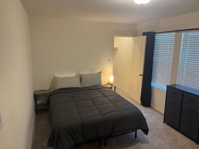 Large Upstairs Room for Rent_HuttoTX Main Photo