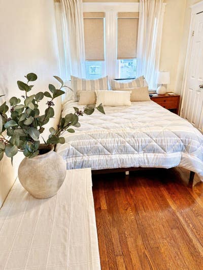 A cozy and beautiful room!  Main Photo
