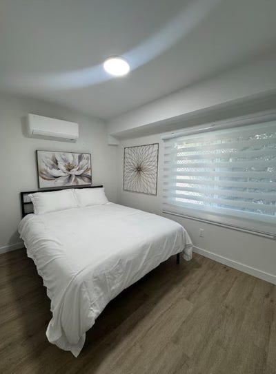 Pacious Private Room with Attached Bathroom Main Photo