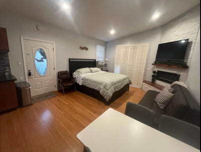 Spacious Private Room + Private Bathroom Main Photo