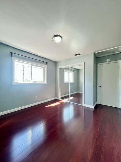 Beautiful Room with shared Bathroom Main Photo