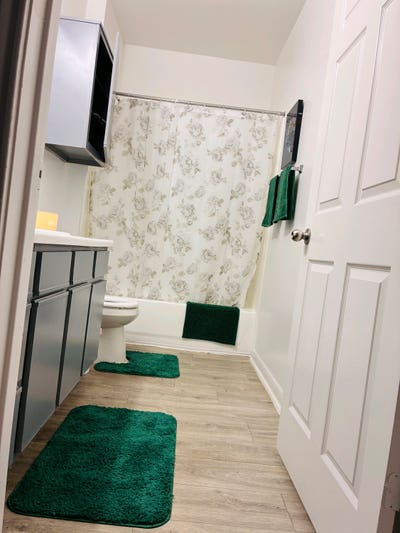 I have two rooms for rent Main Photo