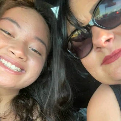Female student looking for a room in Costa Mesa Main Photo