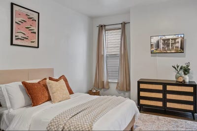 Comfortable Private Room w/ Own Bathroom Main Photo