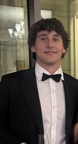 Male looking for Newport Beach room now Main Photo
