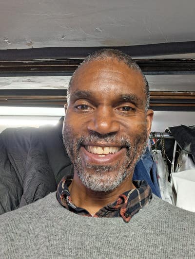 Quiet and clean person looking for a room. Main Photo