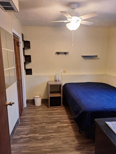 Looking for 3rd Woman roommate  Main Photo
