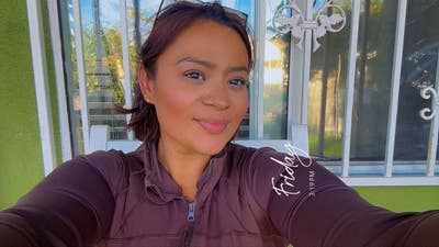 I am a professional female aged 30. I am look... Main Photo