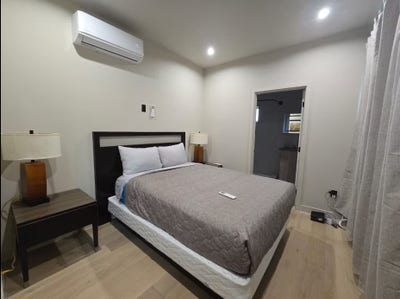 Comfortable Private Room in Modern 2BR/2BA Main Photo