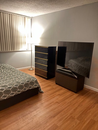 Furnished room for rent Main Photo