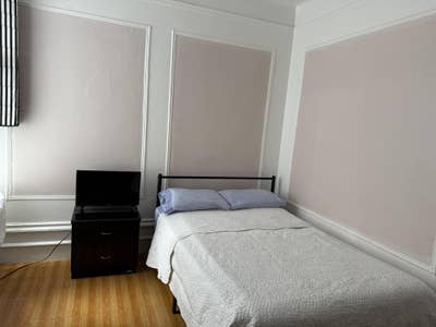 Clean spacious rooms Main Photo