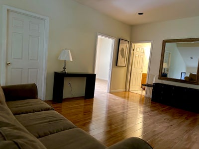 Private Br W/ Large Walk-in Closet  Main Photo
