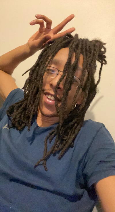 Creative writer looking for a room in Glendale Main Photo