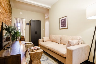 Room in Hell's Kitchen on a flexible lease Main Photo