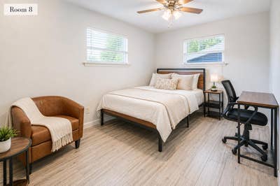  Modern Dallas Living: Premium Suites with Dedicat Main Photo