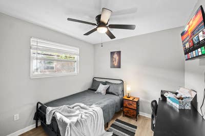  Modern Newly Renovated Home in Jacksonville – Mov Main Photo