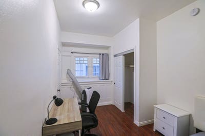 Private Room in 5BDBA Home Near USC — $1075 + Uti Main Photo