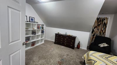 Cozy 1 Bed Bath Room in Saint Louis_$_Middle room Main Photo