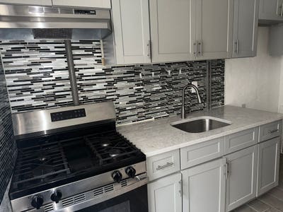 Brand New 1BR,H+HW,Renovated Kit+BathNr Lt RailBus Main Photo