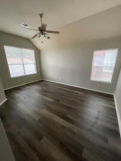 Master Bedroom For Rent! Main Photo