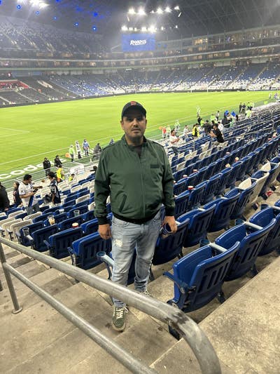 Professional Male seeks a small or large room Main Photo
