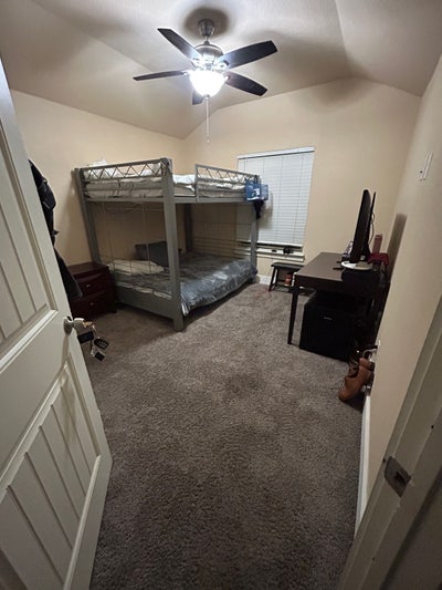 Female only room for rent (Furnished) Main Photo