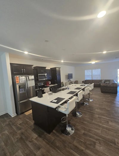 2 Private Room + Private Bathroom in Luxury Home Main Photo