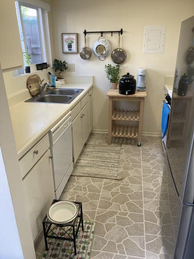 One room in 2 story apartment  Main Photo