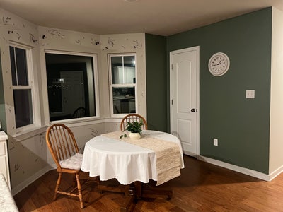 Room for rent in 4 bedroom on 4 acres Main Photo