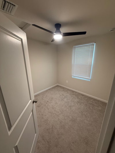 Room for rent  Main Photo