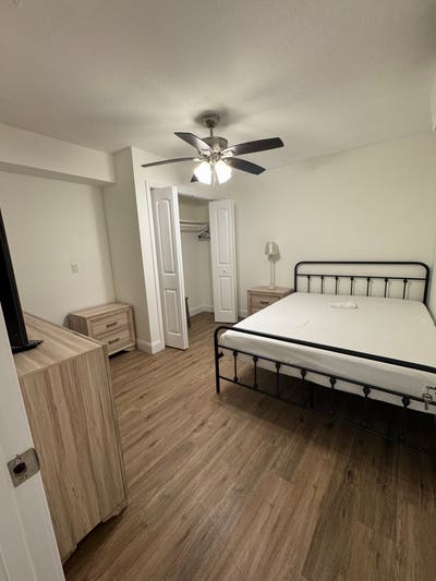 Private room in shared home Main Photo