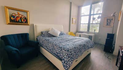 Beautiful Private Room Luxury Living near airport  Main Photo