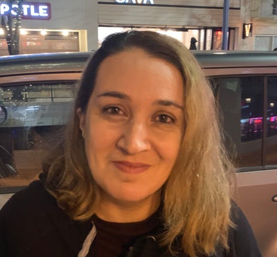 Woman looking for Aliso Viejo room to rent now Main Photo