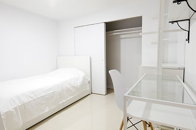 🚉1min to Station! Quiet Room, Utilities Included! Main Photo