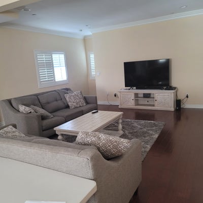 2 Bedrooms with Shared Bathroom for Rent in Lennox Main Photo
