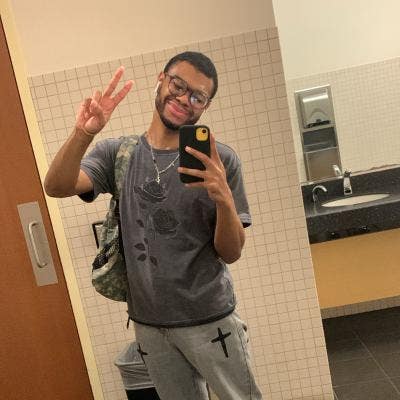  I'm Cameron and I would be interested in ren... Main Photo