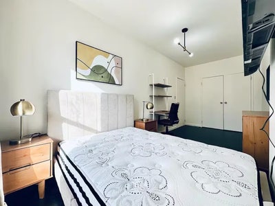 Charming Room in a Great Neighborhood Main Photo