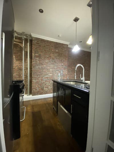 #915 Pet Friendly 2 Beds Apartment – Renovated | W Main Photo