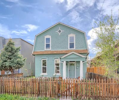 Beautiful Lincoln Park home by Art District on San Main Photo