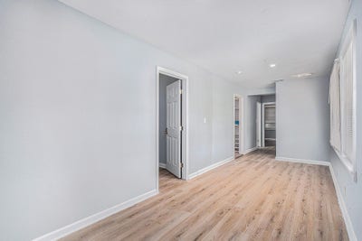 Walking distance to St Joseph Hospital and TPA Air Main Photo